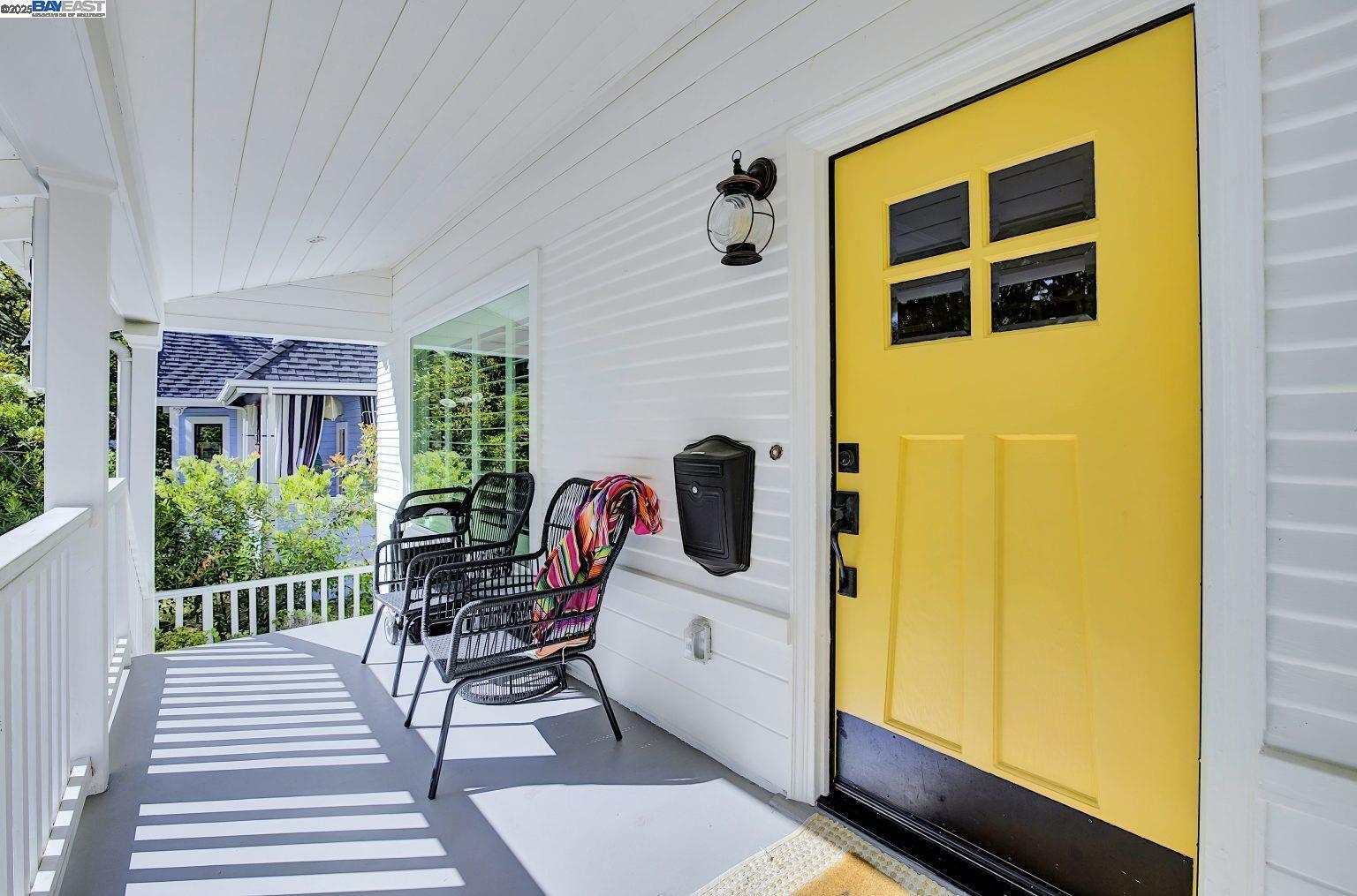 Property Photo: 1215 Castro St CA 94553