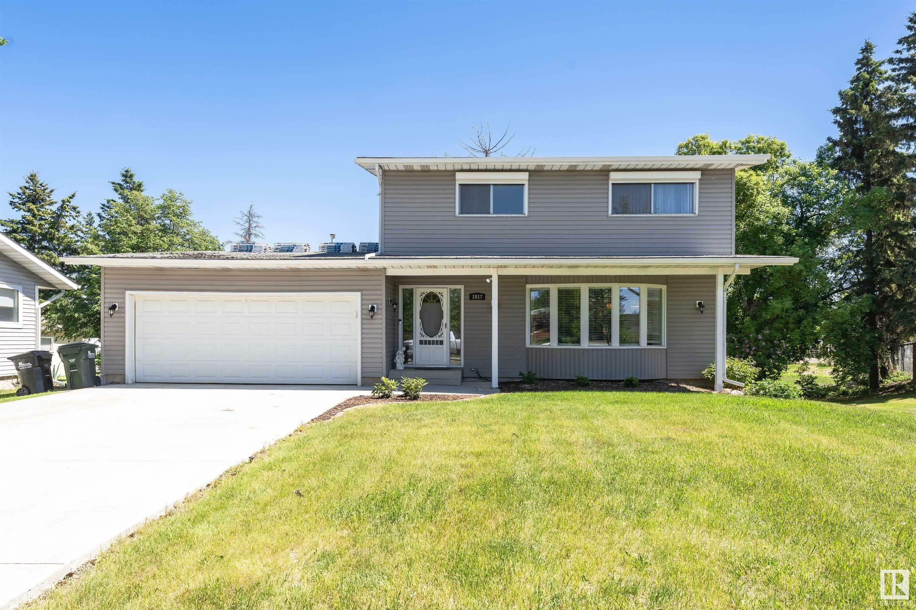 Property Photo: 1917 Glenmore Avenue AB T8A 0X6