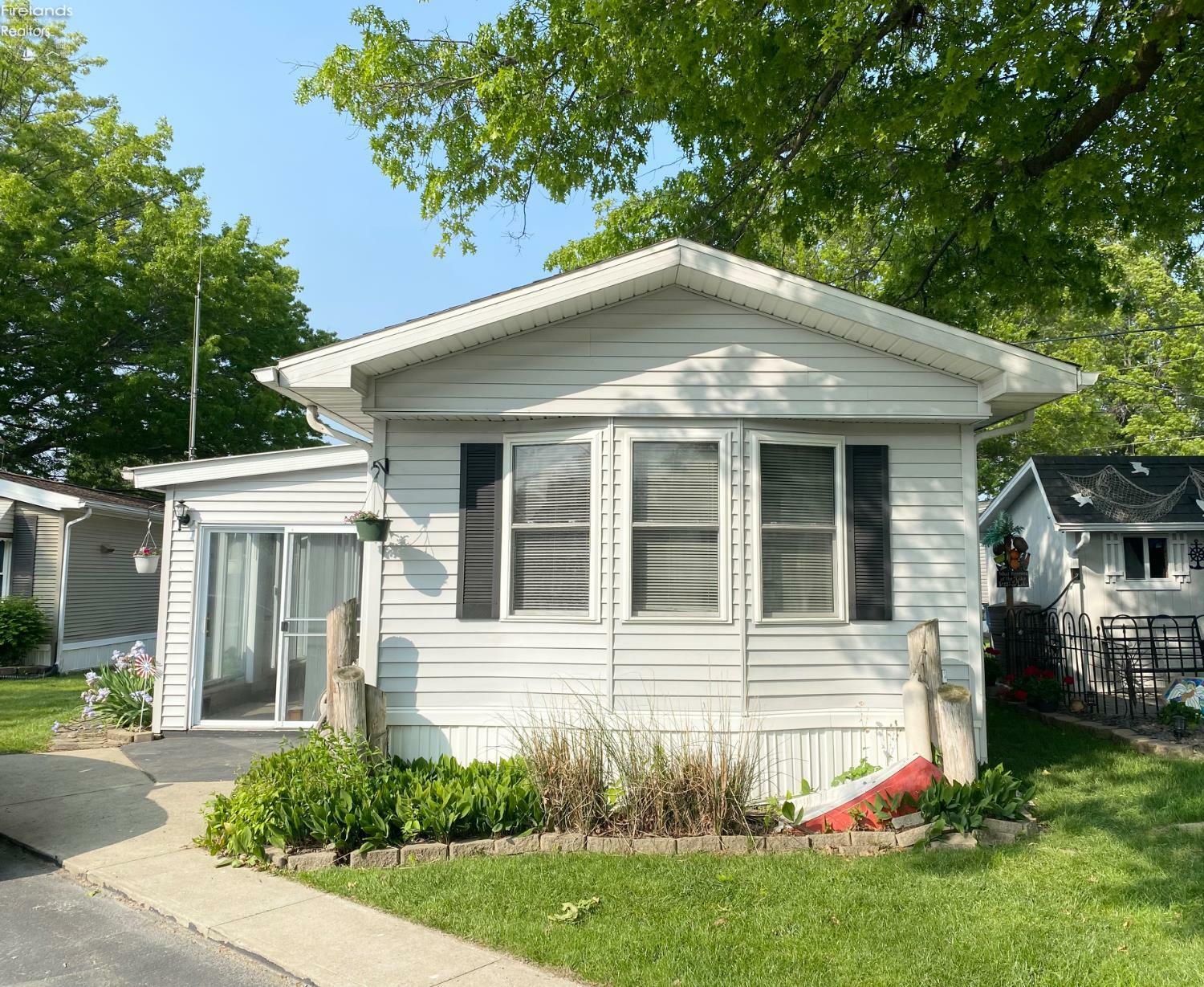 Property Photo: 8175 North Shore Boulevard 56 OH 43440
