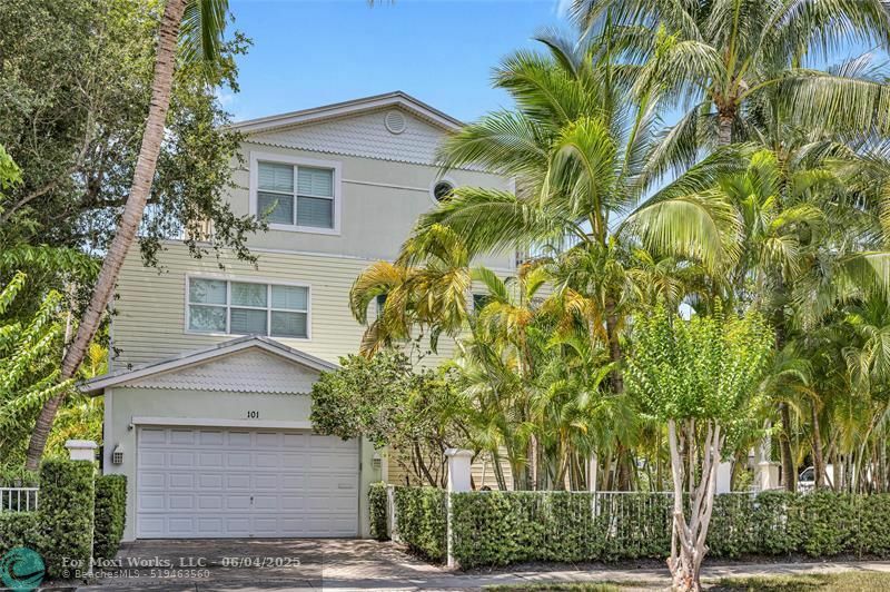 Property Photo:  101 NE 12th Ave  FL 33301 