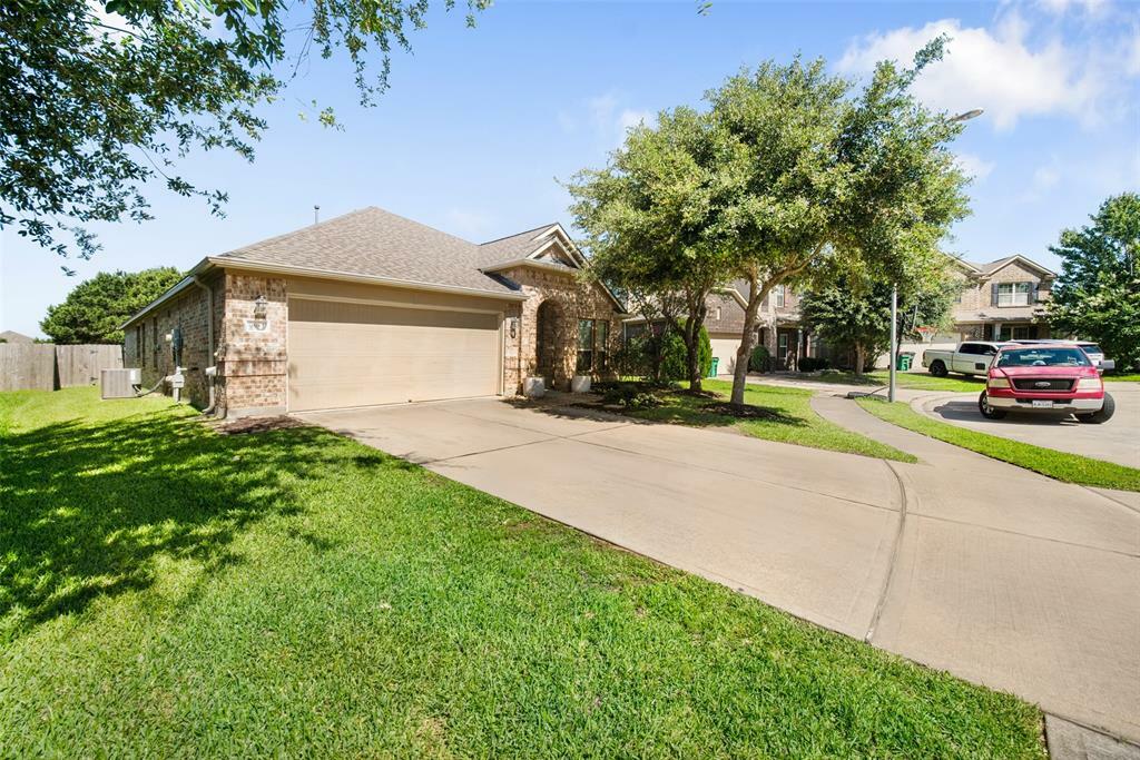 Property Photo: 9987 Ash Creek Court TX 77423