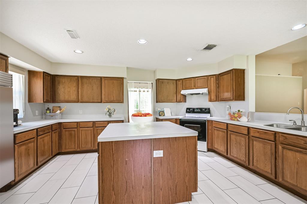 Property Photo: 3710 Bluebird Way TX 77584