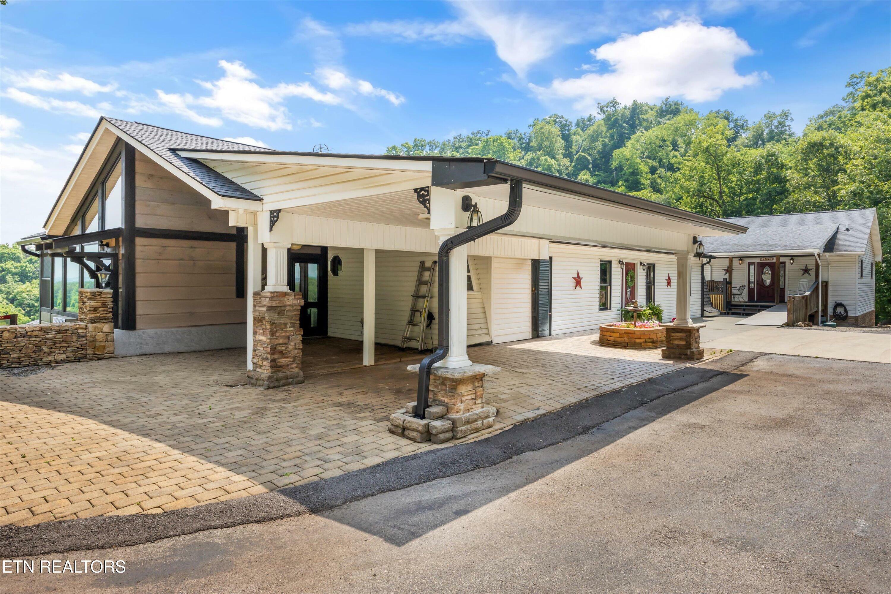 Property Photo: 7075 Sinking Creek Rd TN 37742