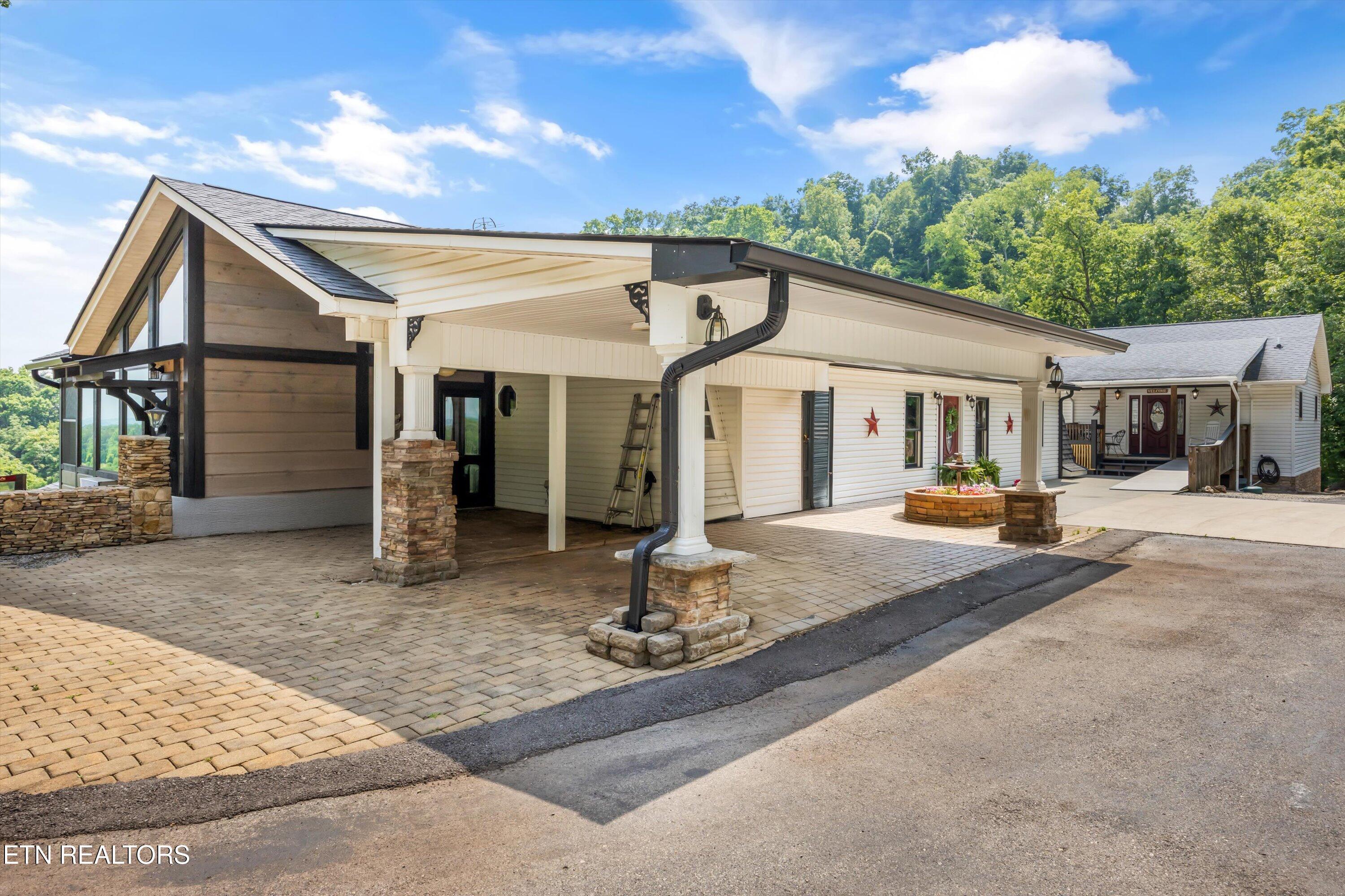 Property Photo: 7075 Sinking Creek Rd TN 37742