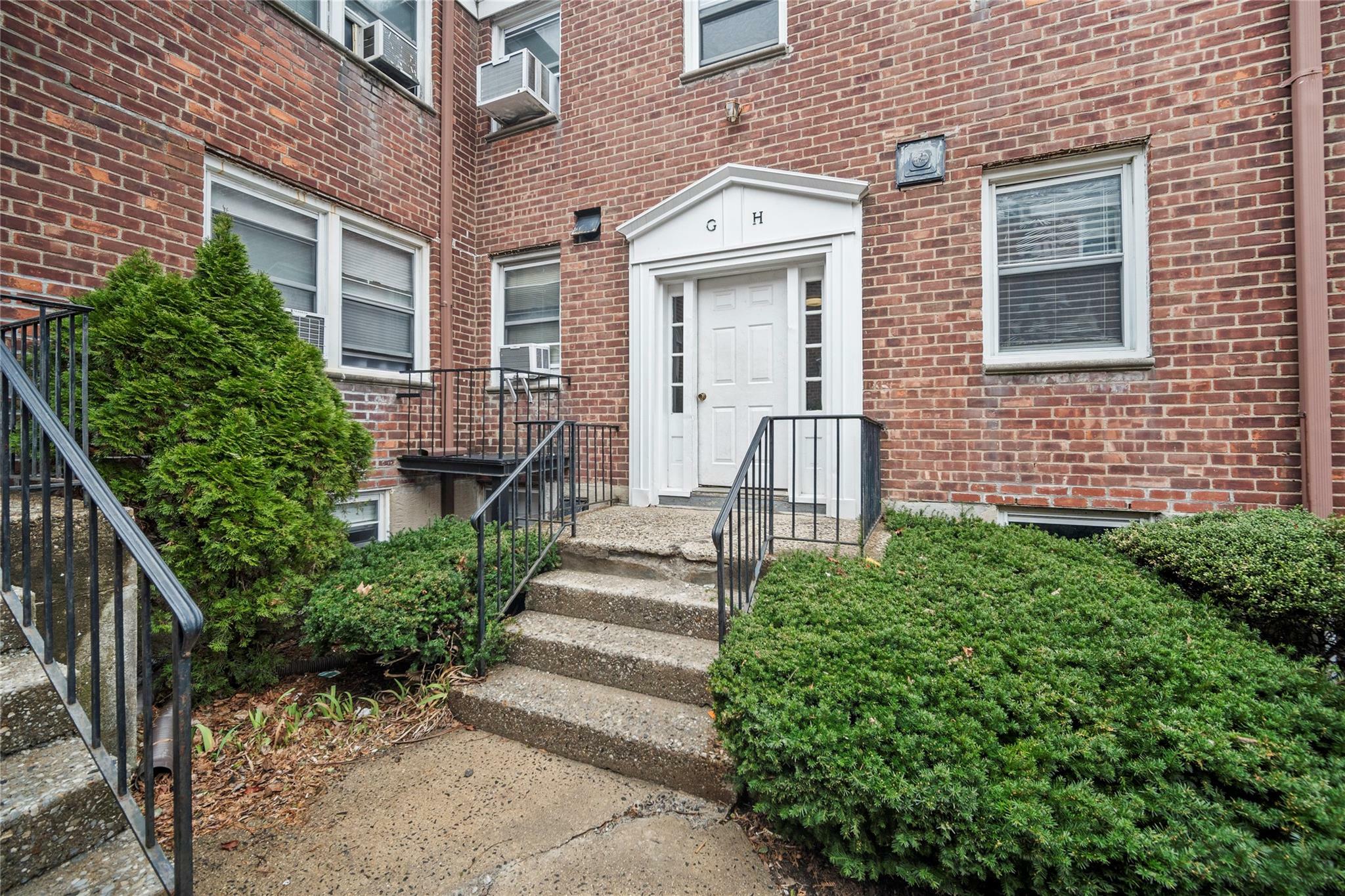Property Photo: 79 N Broadway G2 NY 10603