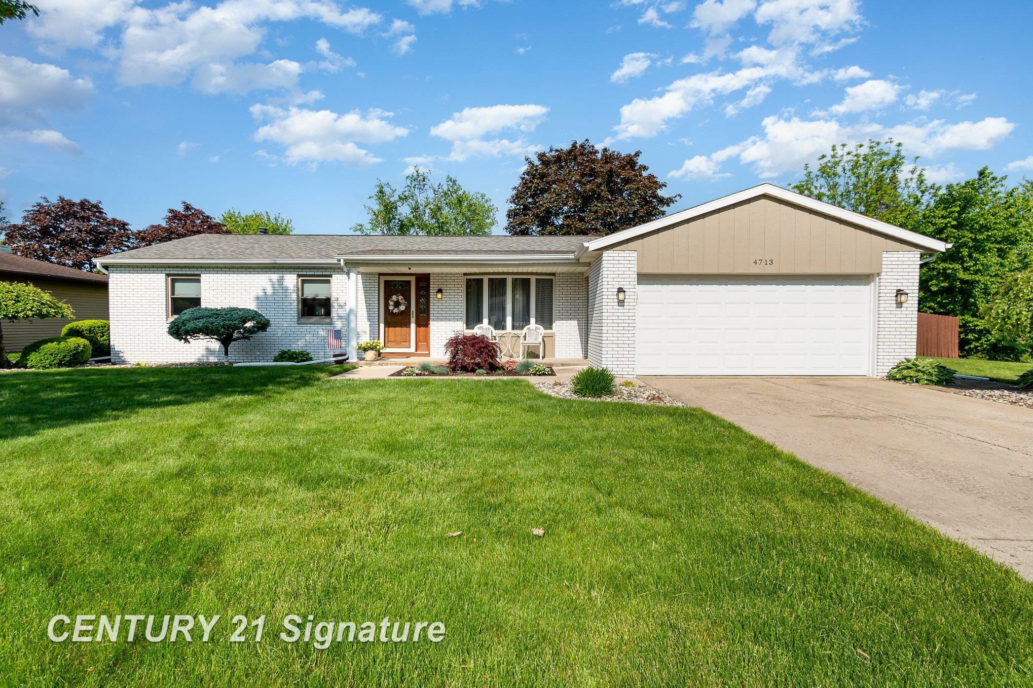 Property Photo: 4713 Elder Lane MI 48604