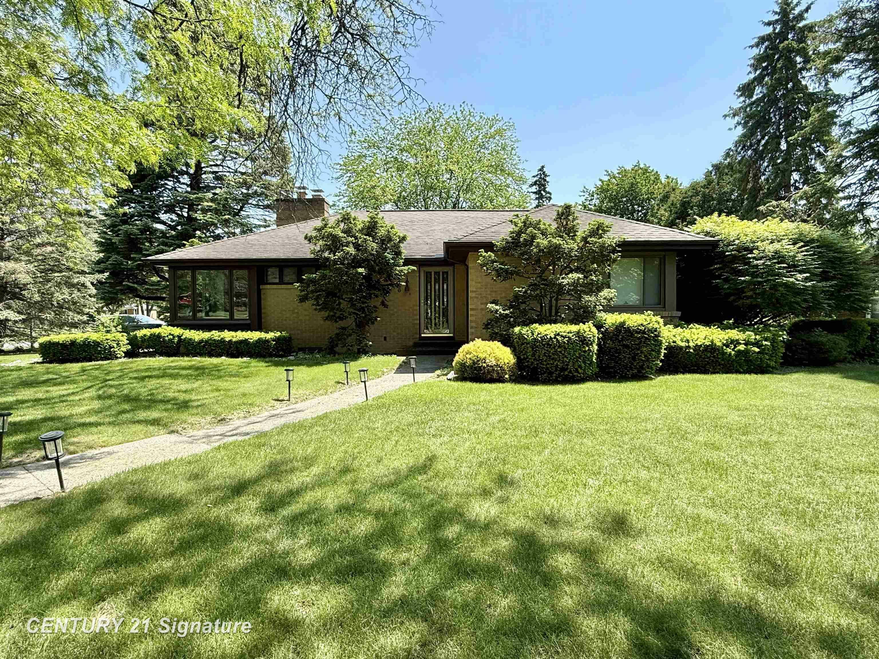 Property Photo:  1486 Lathrup Avenue  MI 48638 