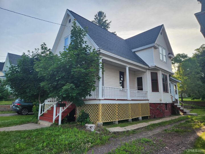 Property Photo: 1115 Summit Street MI 49930