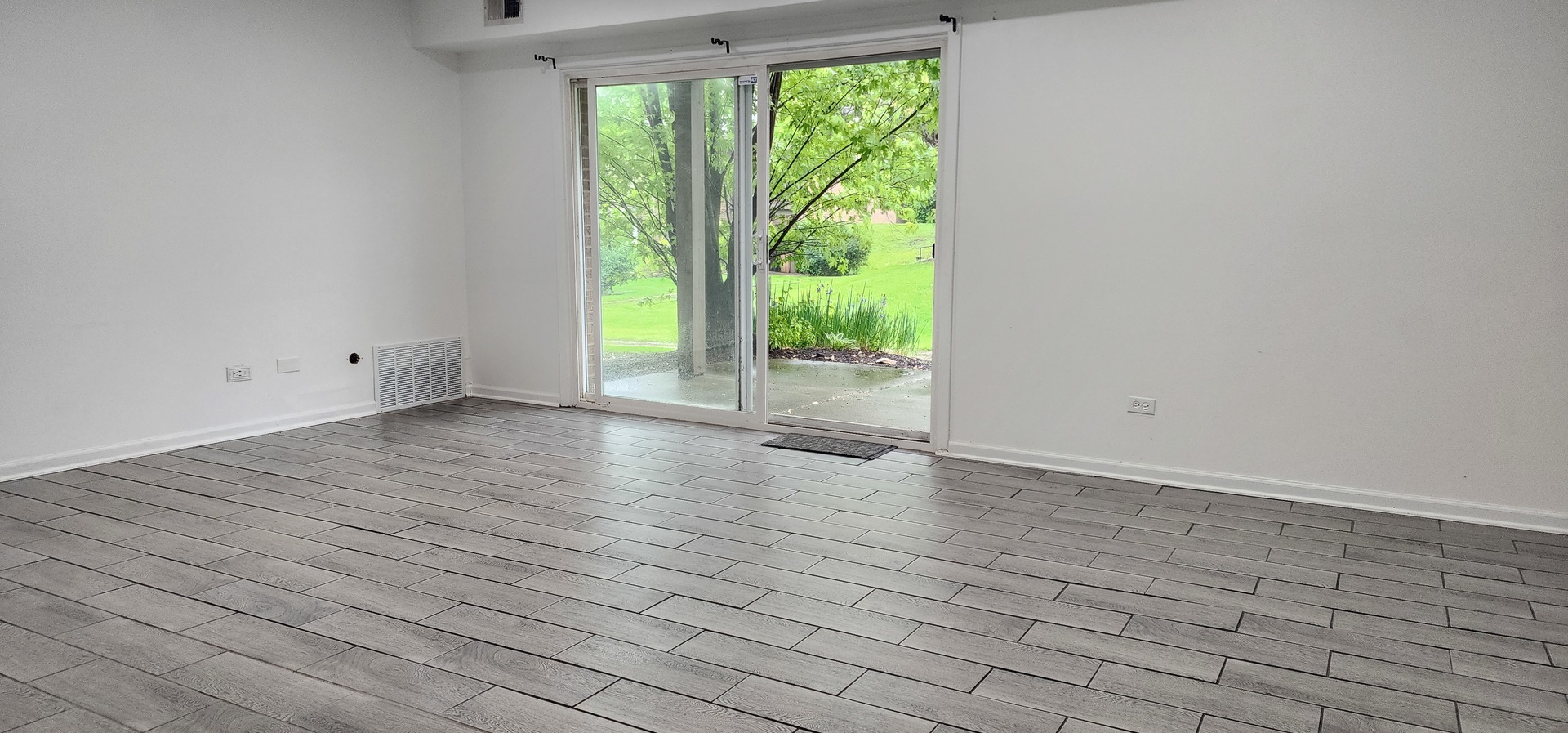 Property Photo: 2300 Beau Monde Lane 103 IL 60532
