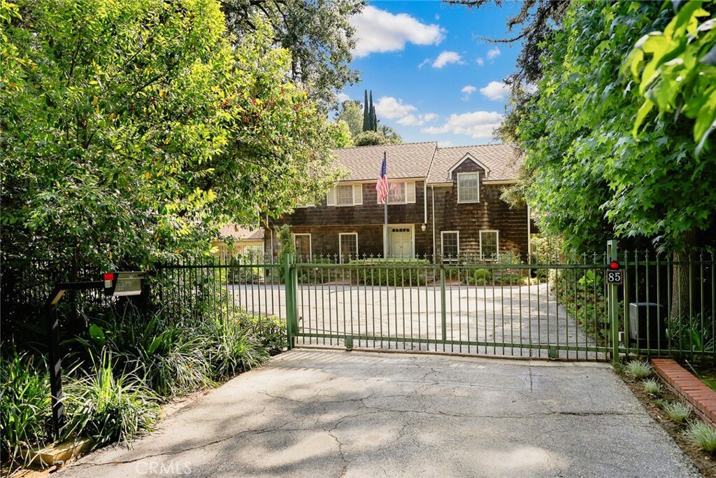 Property Photo: 85 S San Rafael Avenue CA 91105