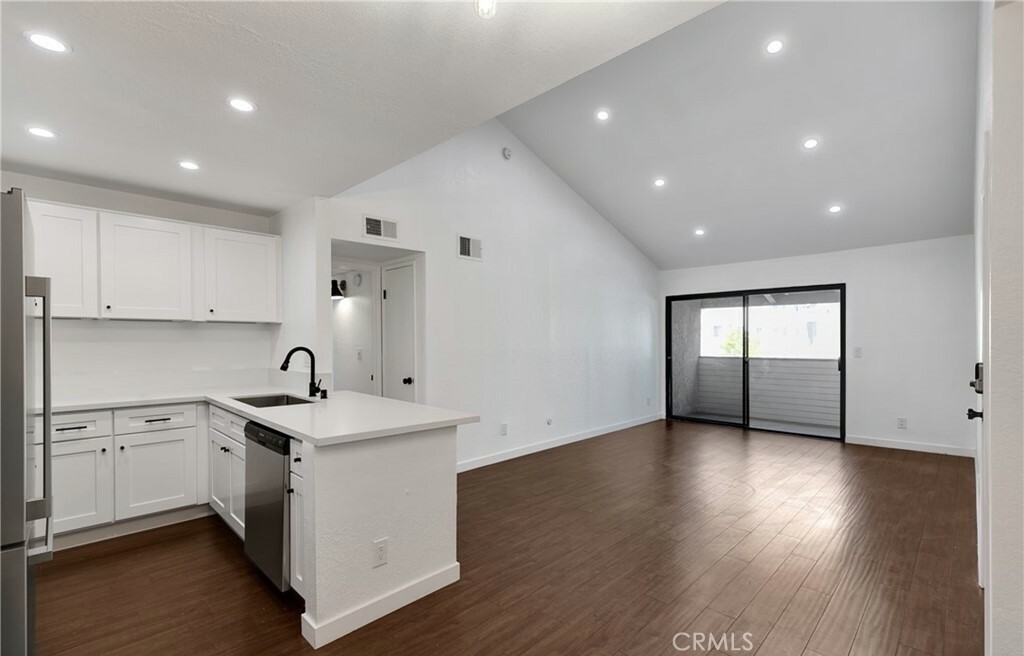 Property Photo: 8801 Independence Ave. 25 CA 91304