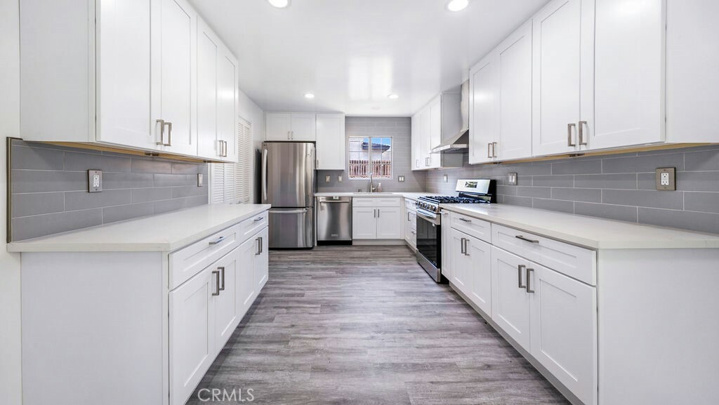 Property Photo:  2323 Harriman Lane  CA 90278 
