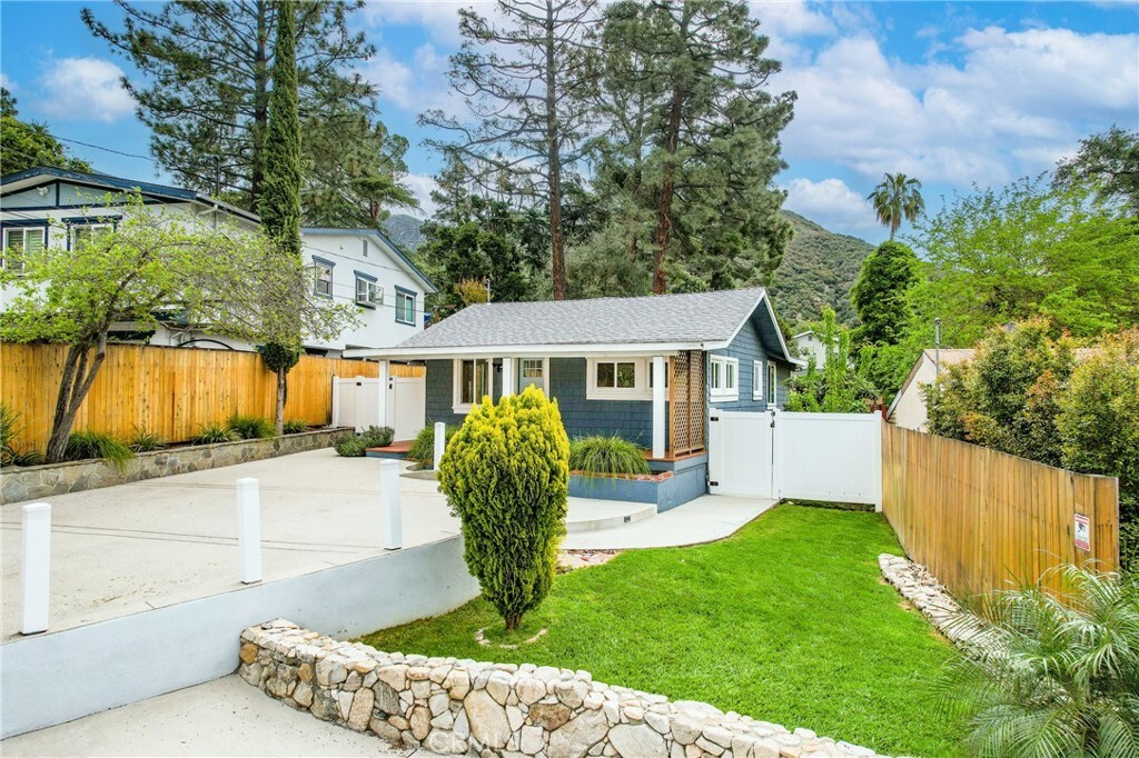 Property Photo:  5624 Freeman Avenue  CA 91214 