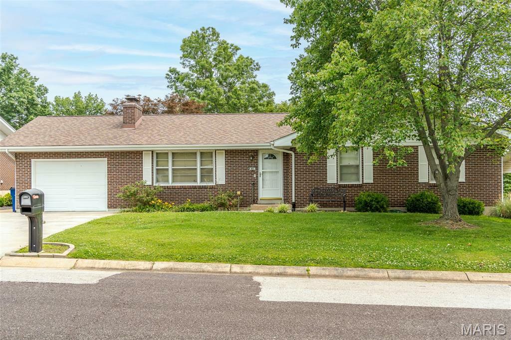 Property Photo: 803 Ridgeview Drive MO 63090