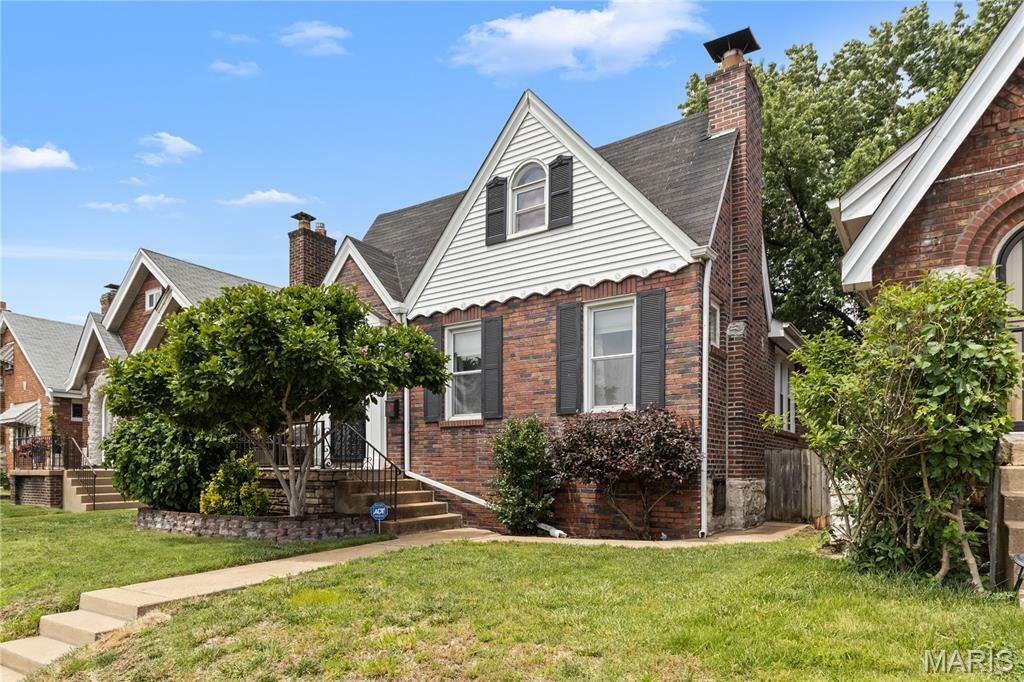 Property Photo: 5715 Chippewa Street MO 63109