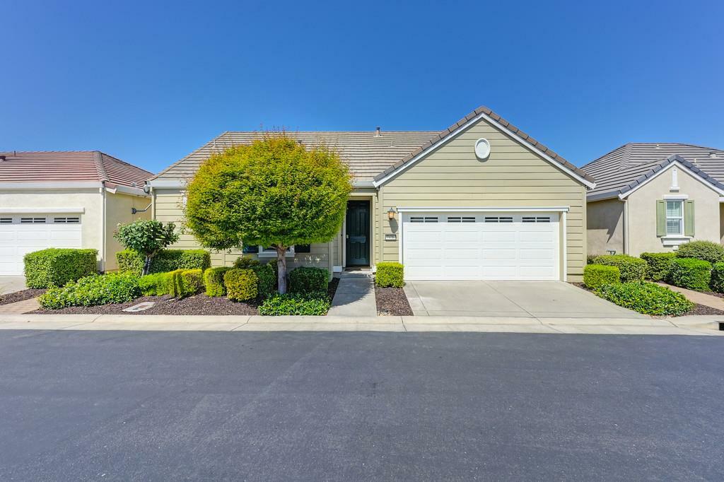 Property Photo: 7436 Chatterton Way CA 95829