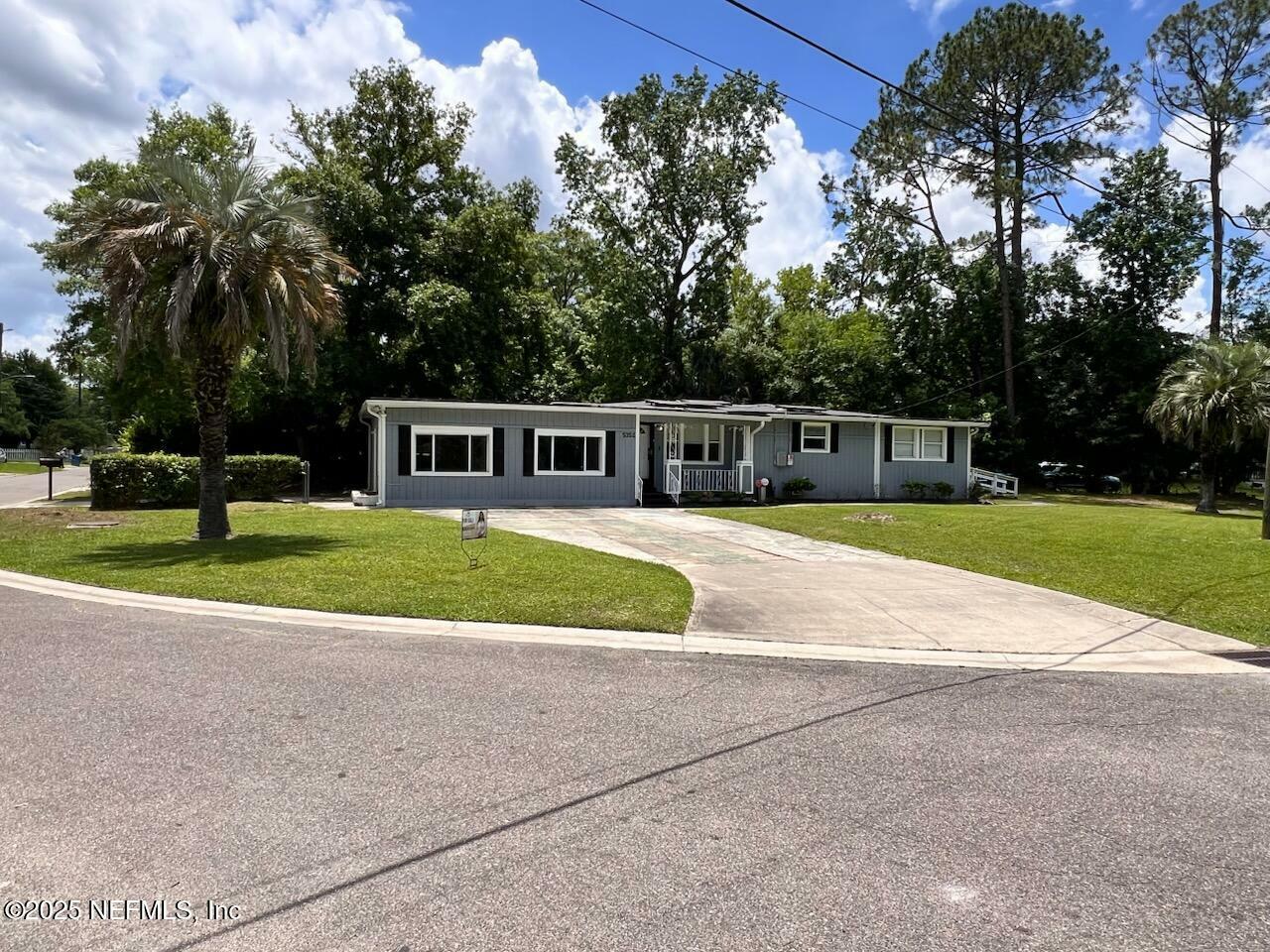 Property Photo: 5350 Newcombe Road FL 32209