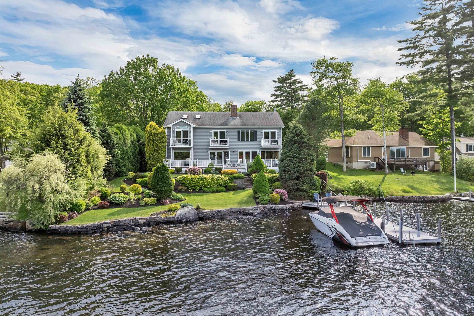Property Photo:  7 Hallin Court  NH 03810 
