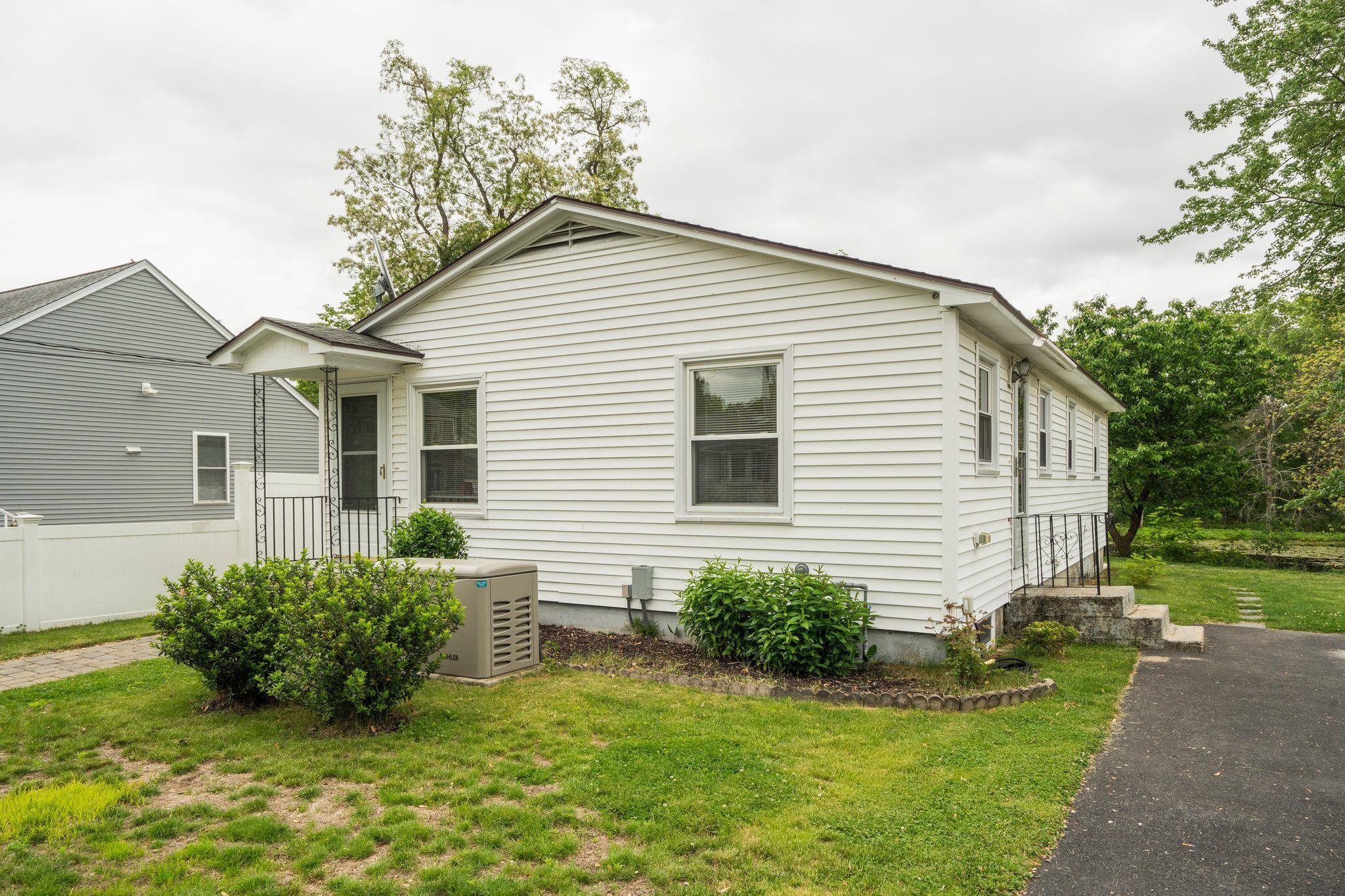 Property Photo:  18 Tampa Street  NH 03064 