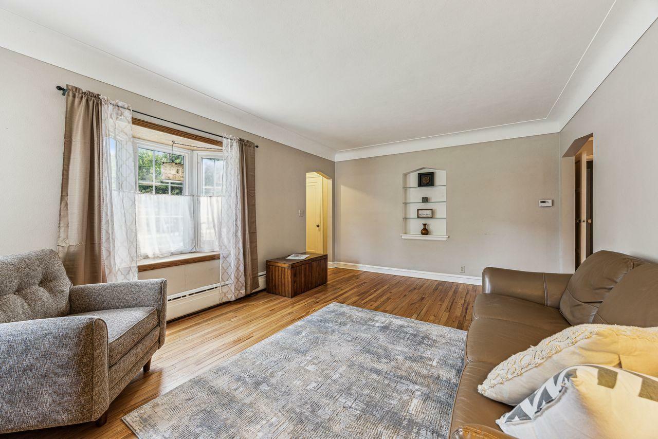 Property Photo: 1275 Roselawn Avenue W MN 55113