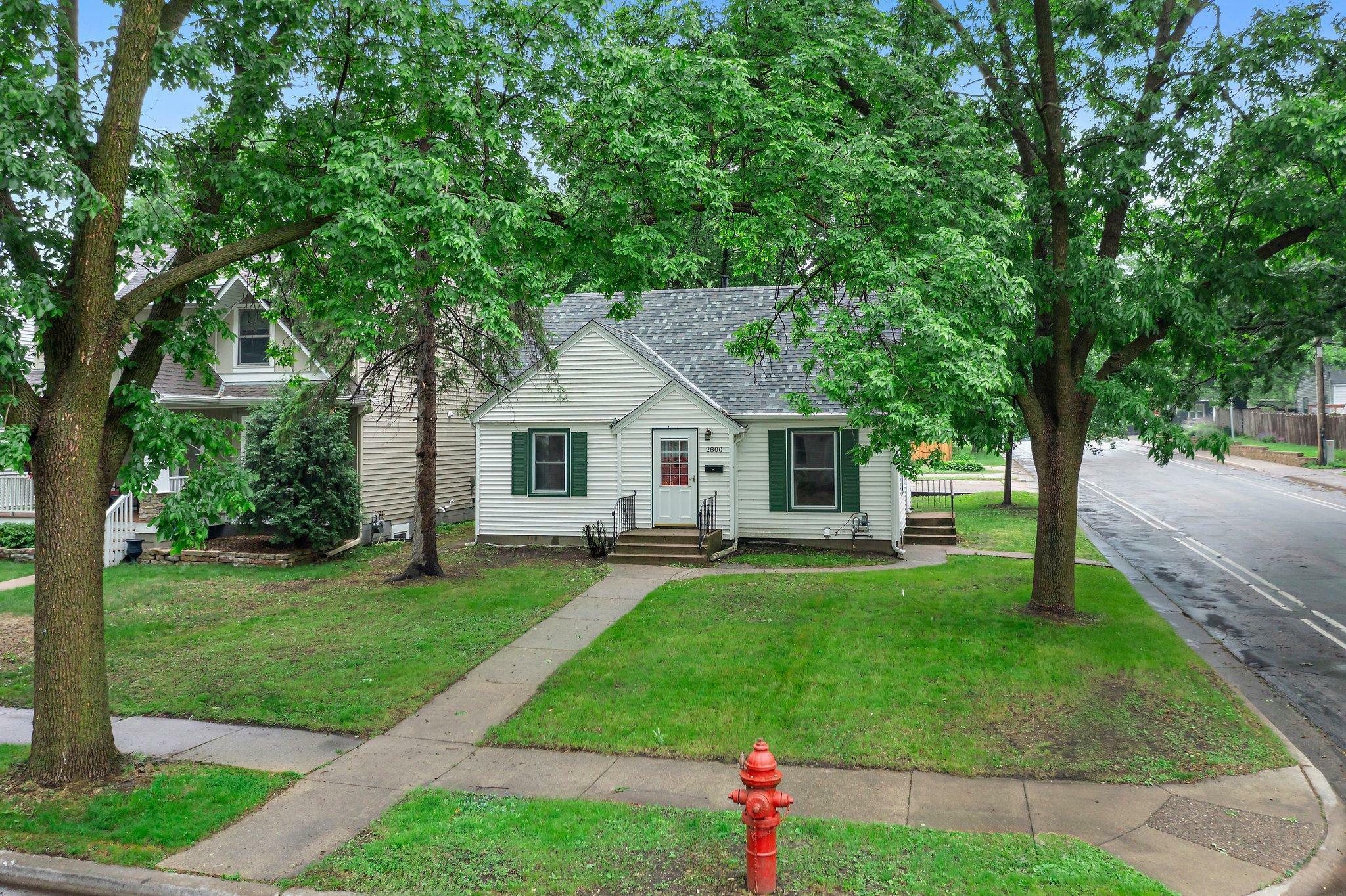 Property Photo: 2800 Georgia Avenue S MN 55426