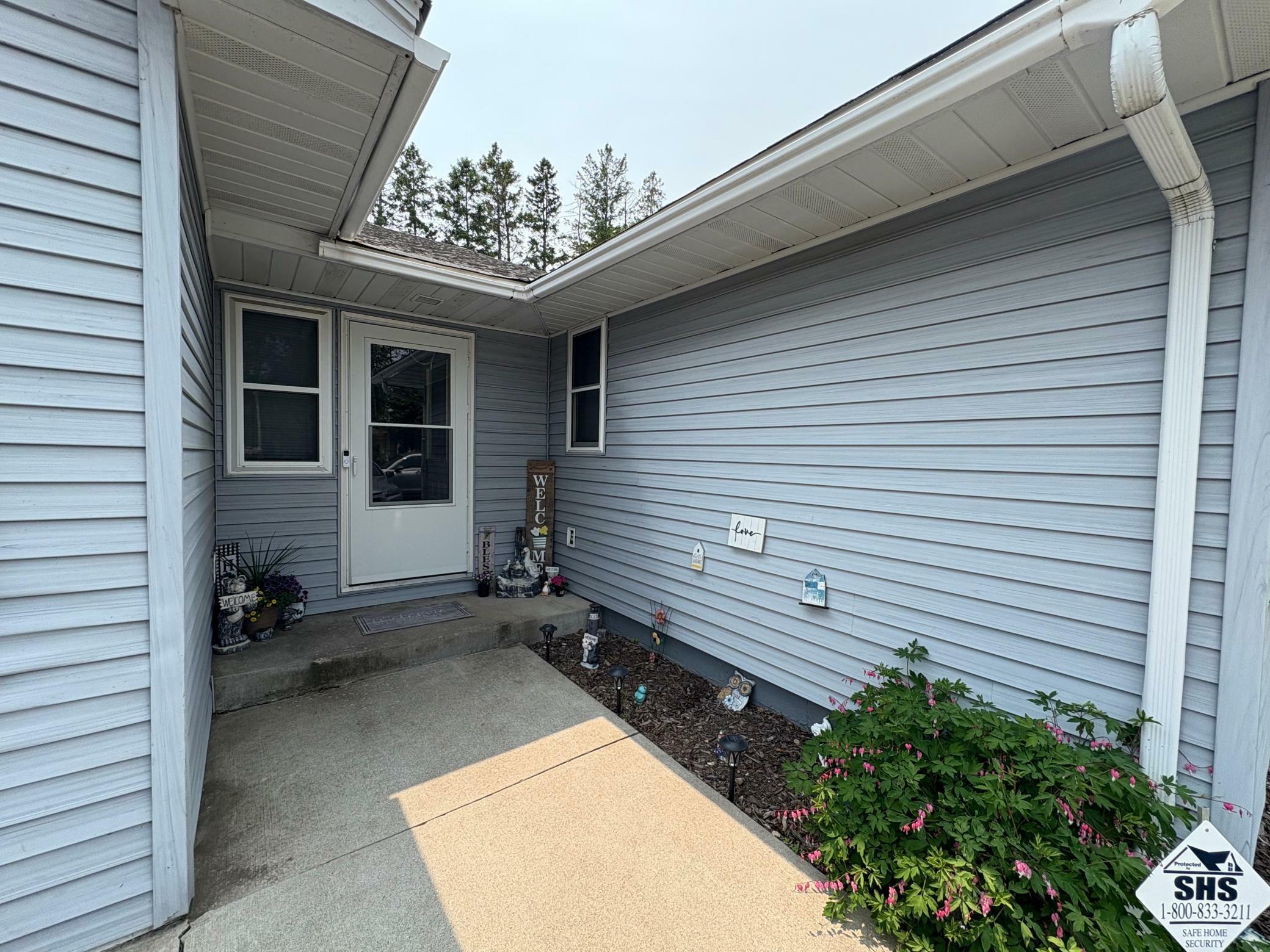 Property Photo:  505 Lindquist Street W  MN 56359 
