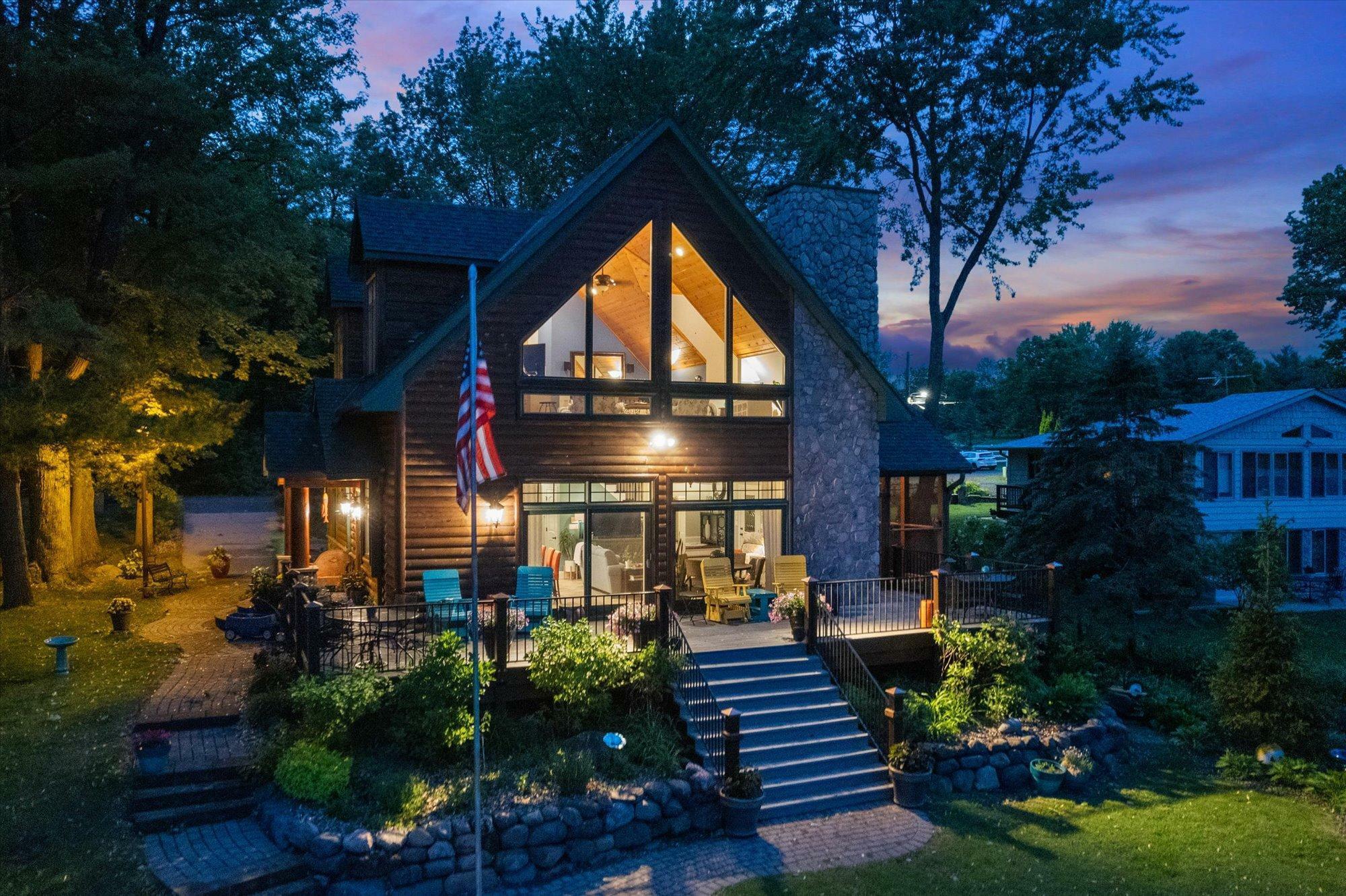 Property Photo: 16604 Edgewater Road NE MN 55063