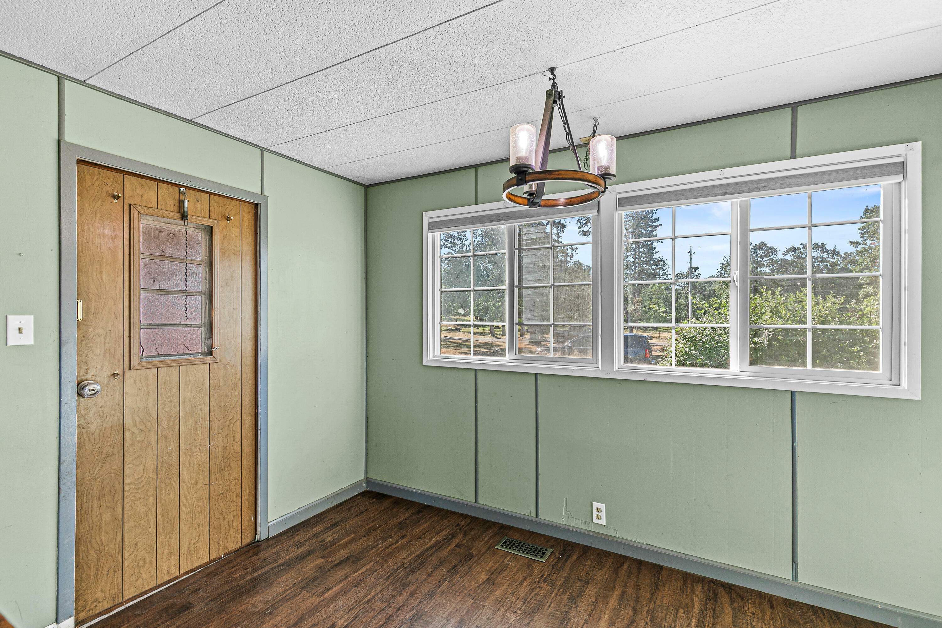Property Photo: 11427 Blackwell Road 25 OR 97502