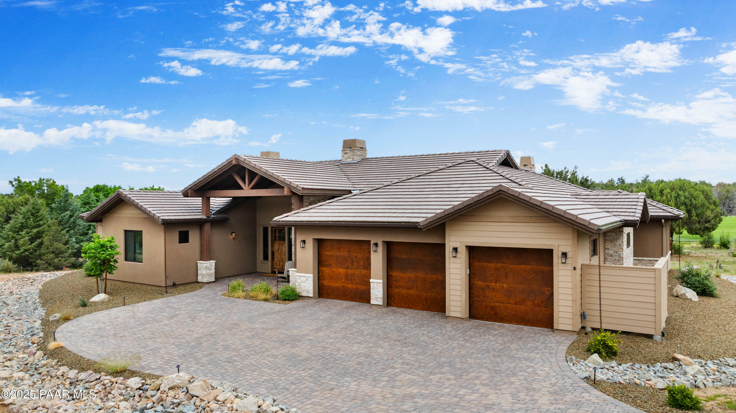 Property Photo: 15485 N Badlands Circle AZ 86305