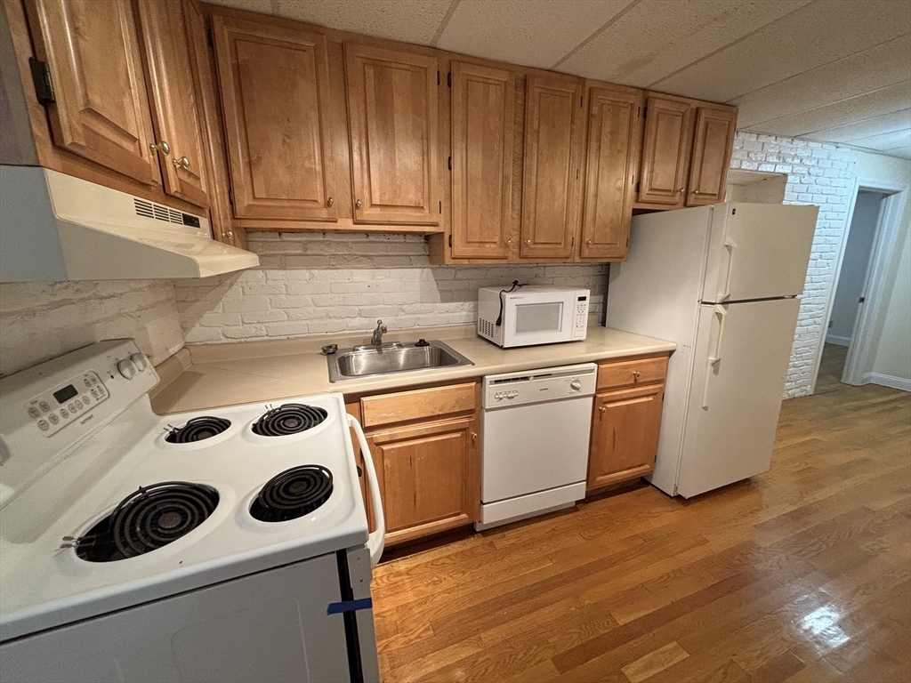 Property Photo: 96 Tyler B1 MA 02111