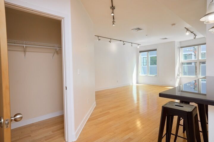 Property Photo:  24 Bay State Rd 7  MA 02138