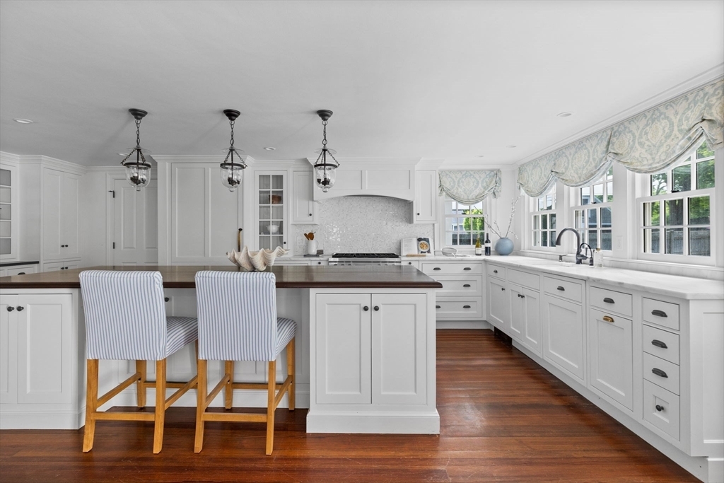 Property Photo:  107 Leavitt St  MA 02043 