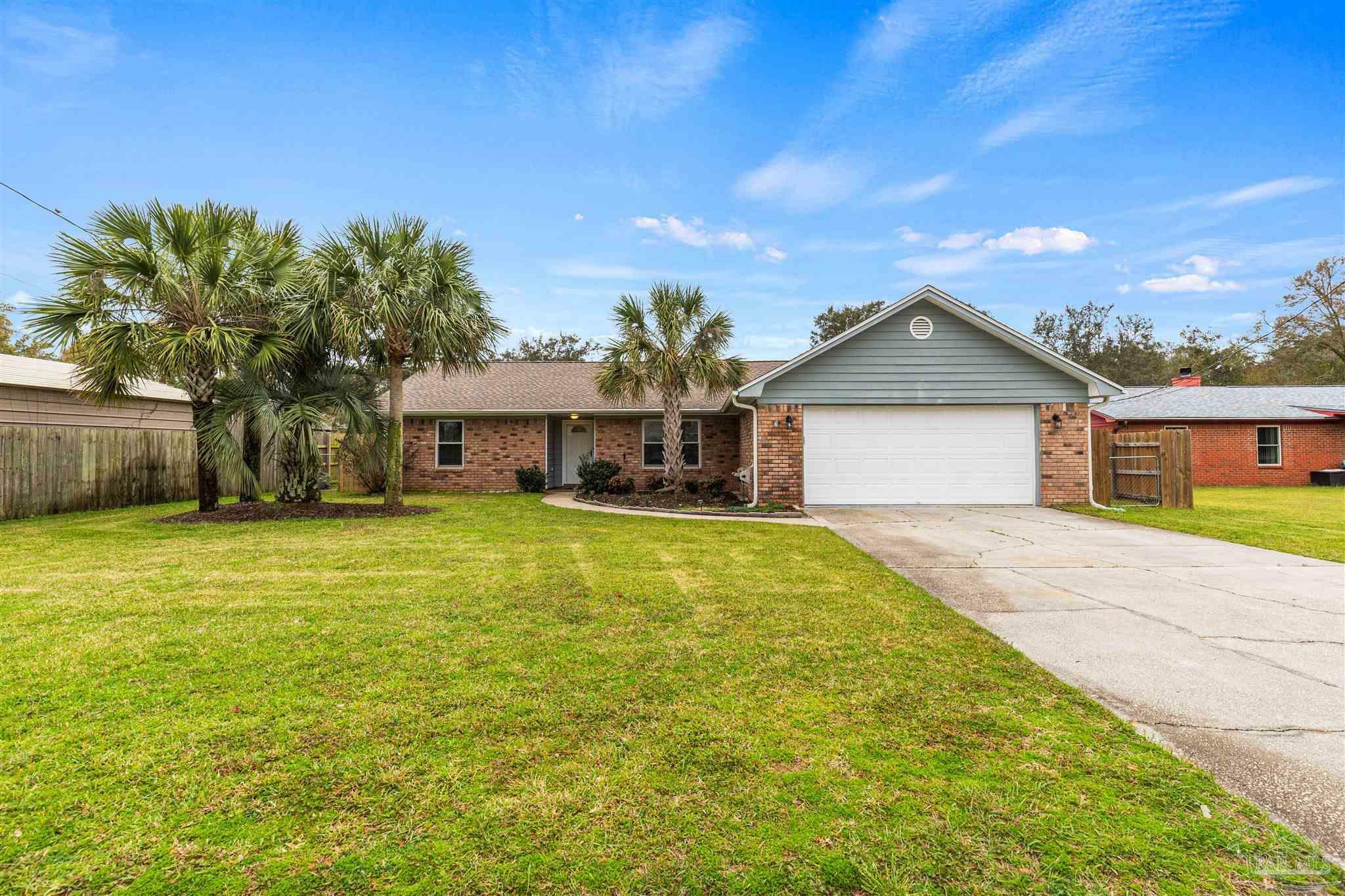 Property Photo: 2759 Pleasant Bay Ct FL 32566