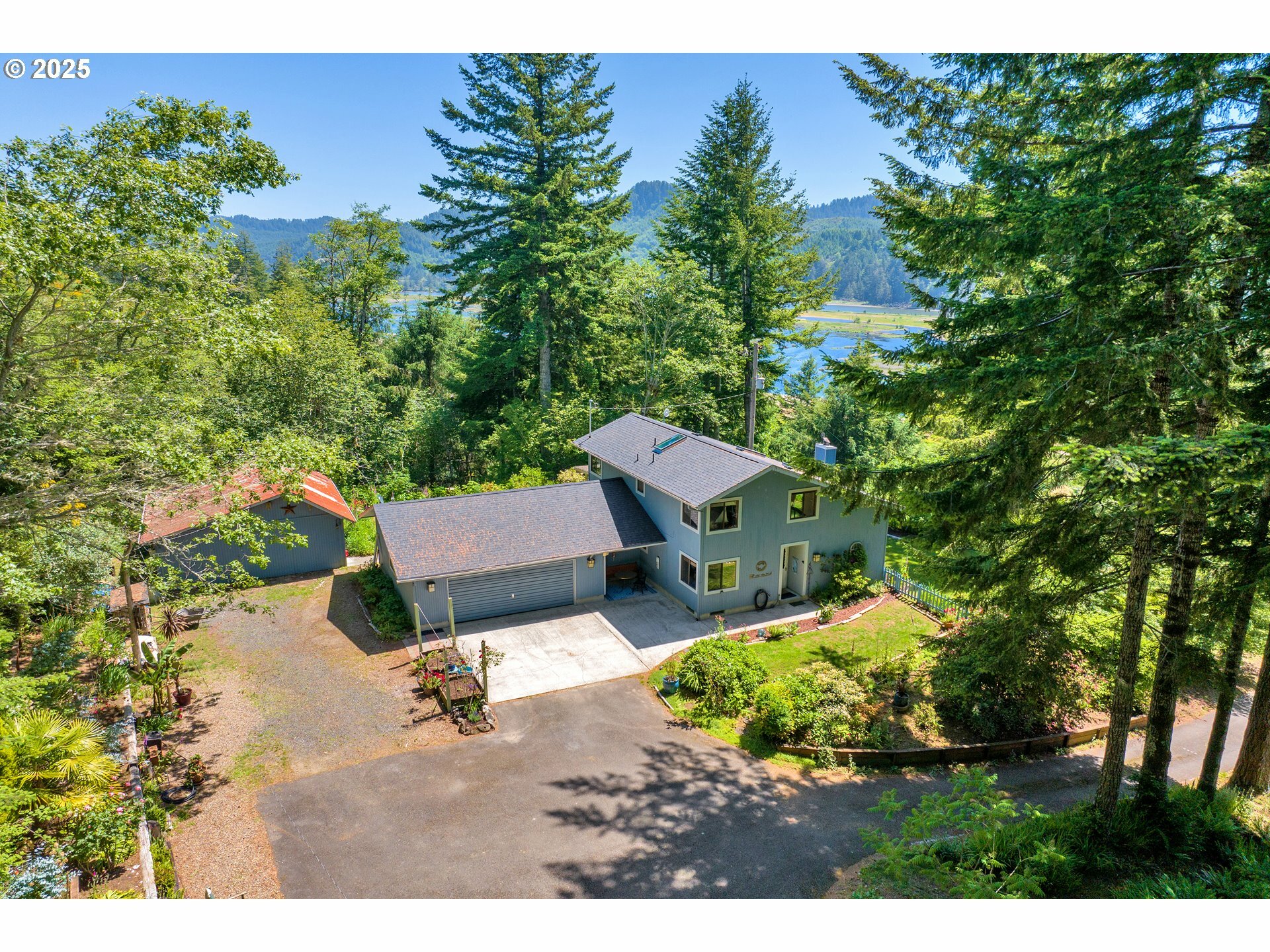 Property Photo: 6859 Highway 126 OR 97439