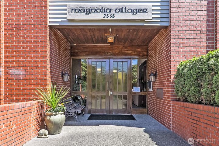 2858  32nd Avenue W 302  Seattle WA 98199 photo