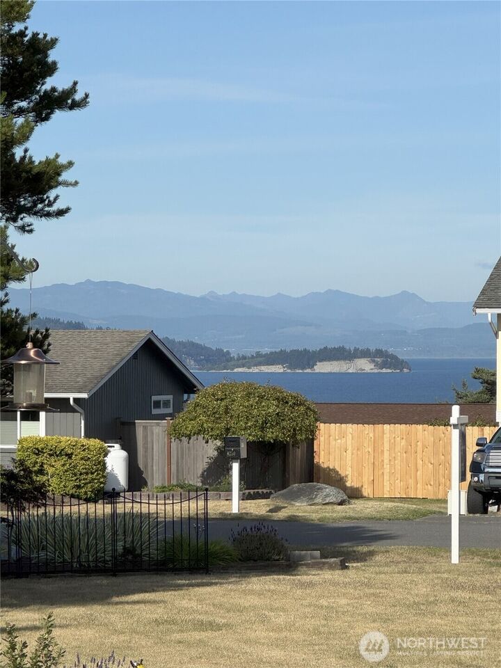 Property Photo: 793 Starwana Court WA 98277