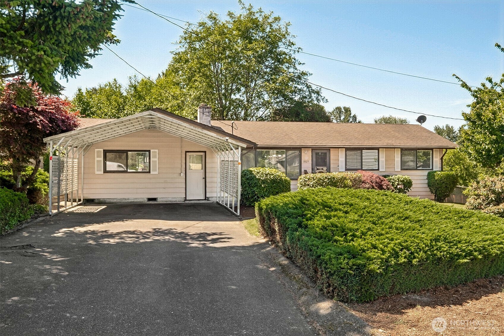 Property Photo:  1823 S 244th Place  WA 98198 