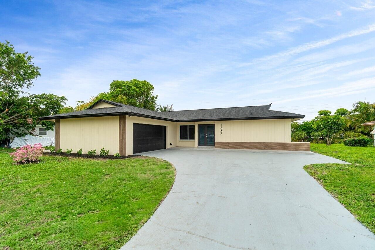 Property Photo: 1637 40th Street FL 33407