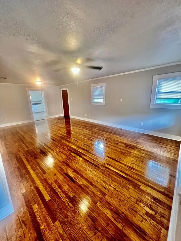 Property Photo: 121 N Madison St TX 76904