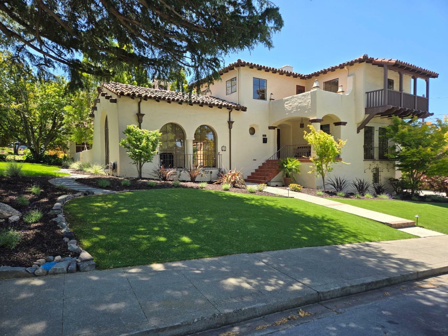 Property Photo: 320 Jackson Street CA 94402