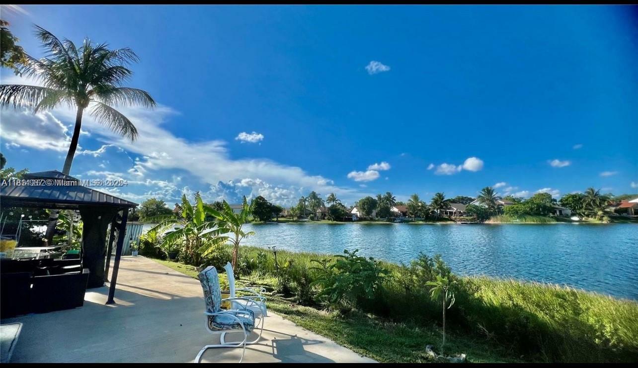 Property Photo: 15321 SW 59th St FL 33193