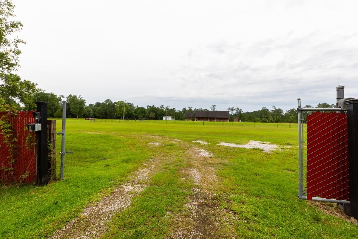 Property Photo: 114 Holmes Rd. TX 77657
