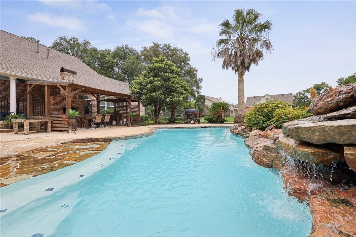 Property Photo: 8185 Dawn TX 77705