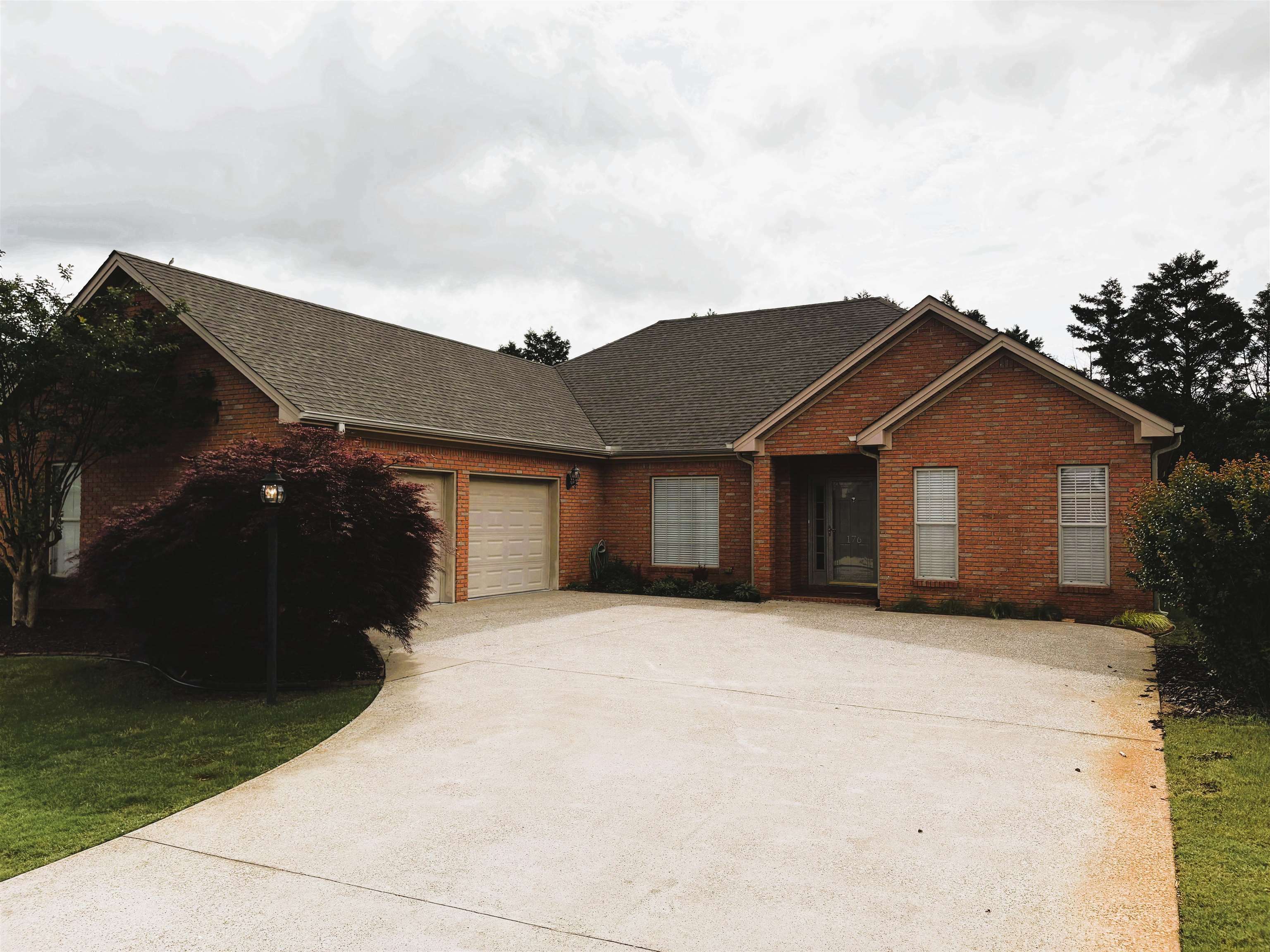 Property Photo: 176 Breckenridge Ct AL 35630 - FLORENCE