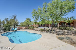 Property Photo:  5140 N Via Condesa  AZ 85718 