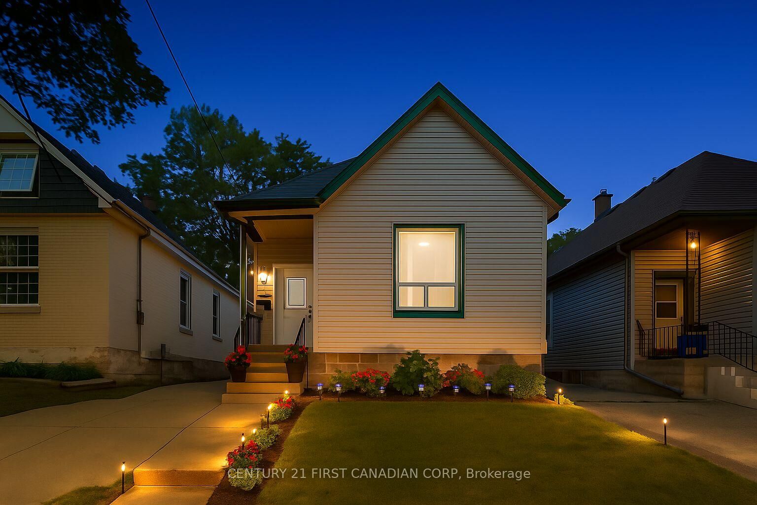 Property Photo:  330 Salisbury Street  ON N5Y 3A9 