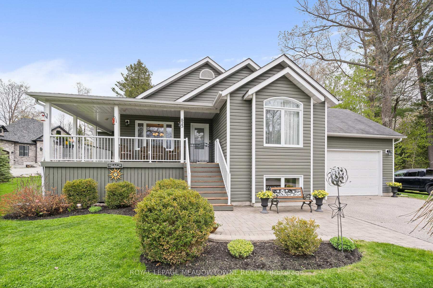 Property Photo: 825 Eastdale Drive ON L9Z 2R5