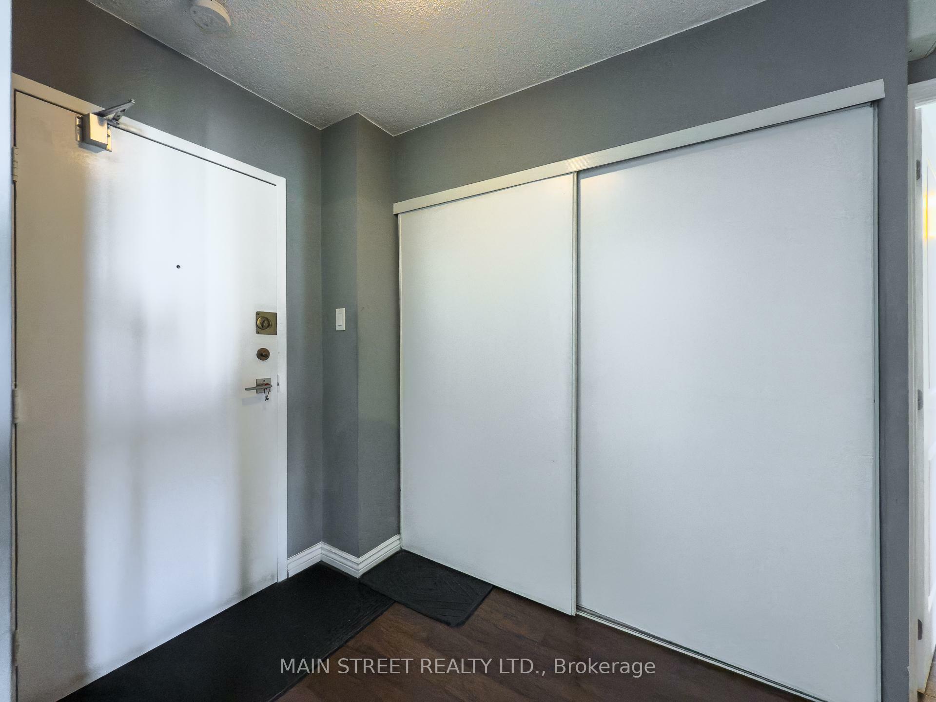 Photo de la propriété:  177 Linus Road Ph15  ON M2J 4S5 