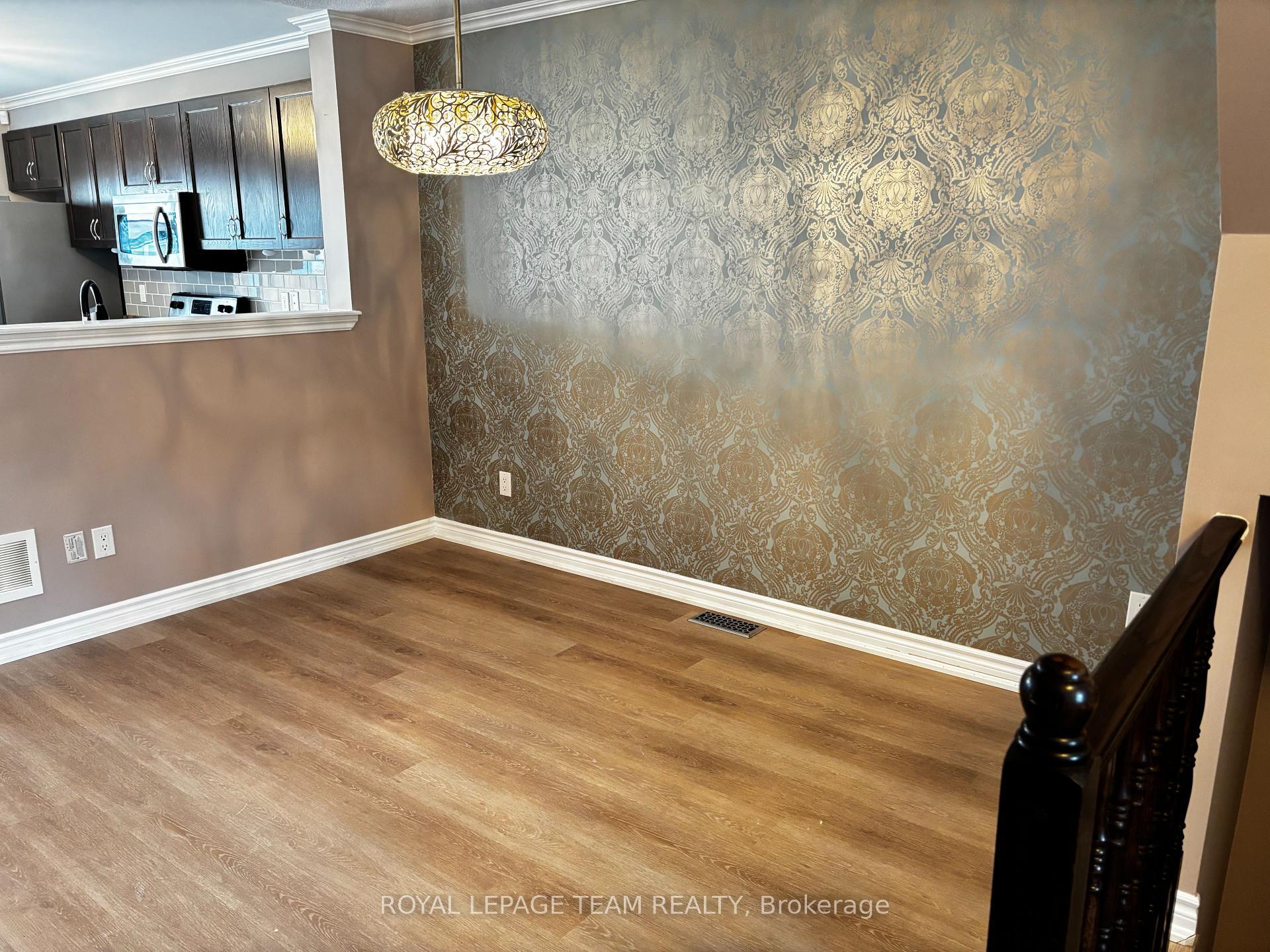 Photo de la propriété: 420 Meadowhawk Crescent ON K2J 5W8