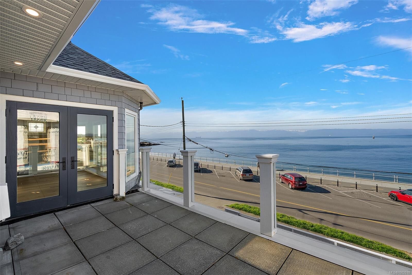 Property Photo: 338 Dallas Rd 2 BC V8V 1A8